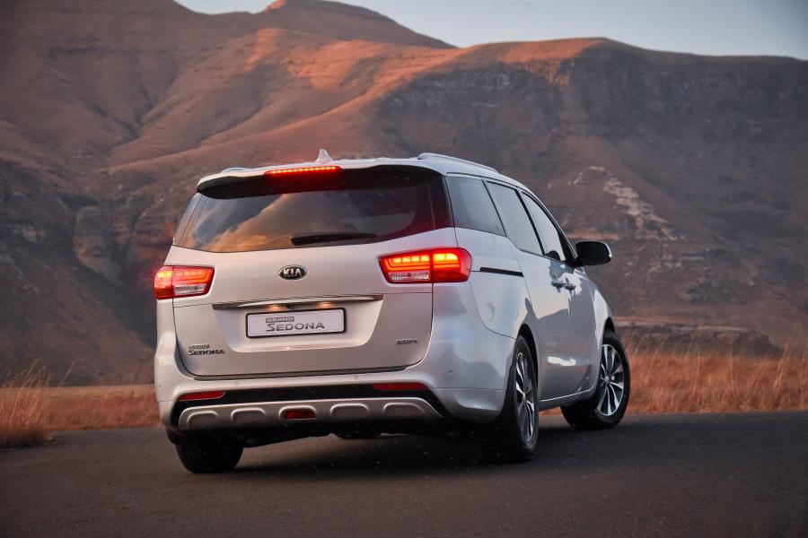  Kia Grand Sedona 2015 года  (ZA) (фото 9 из 30)